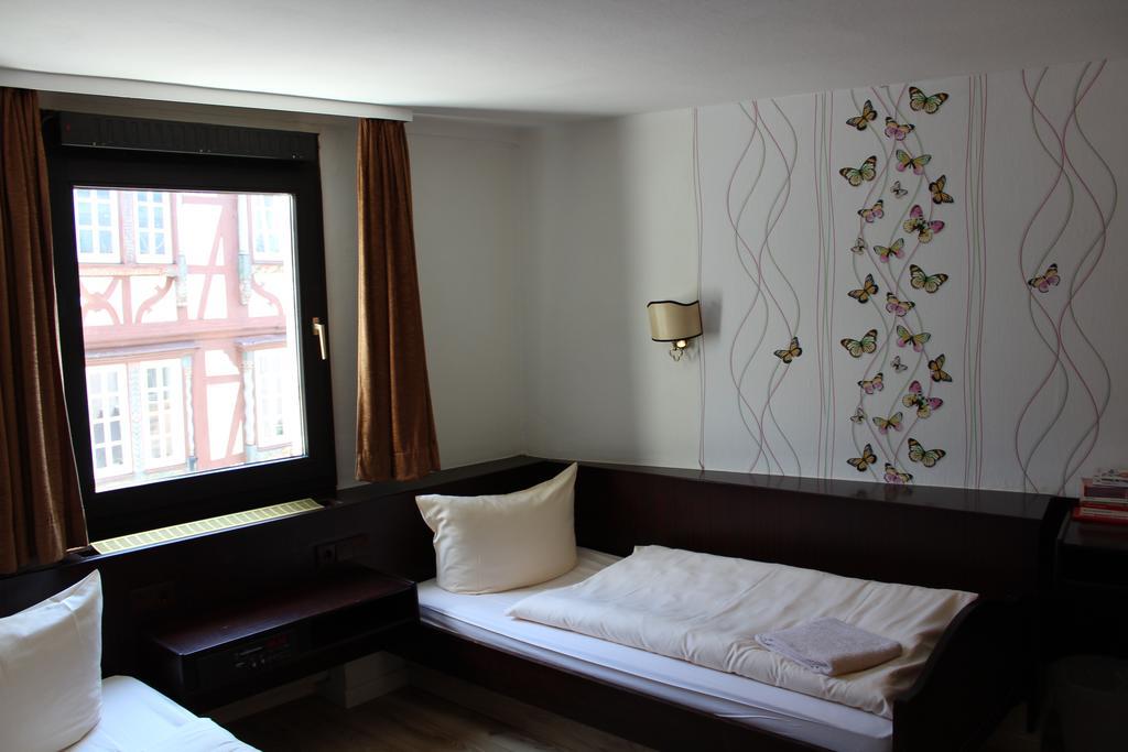 Hotel Marilyn โคเบลนซ์ ภายนอก รูปภาพ