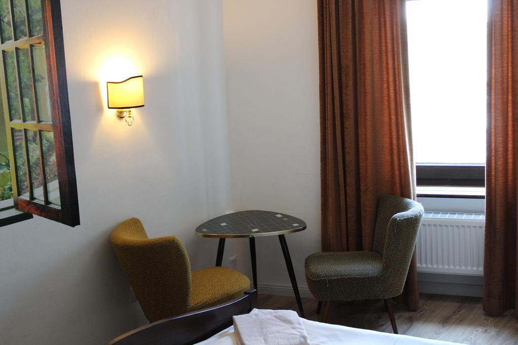 Hotel Marilyn โคเบลนซ์ ภายนอก รูปภาพ